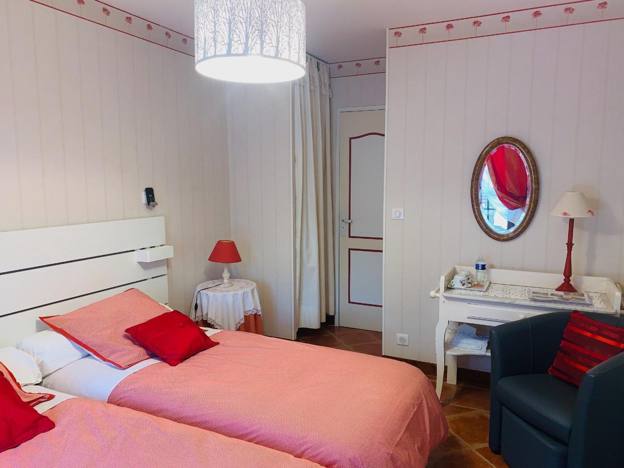 Charme Au Coeur Des Chateaux : Chambre D'Hotes Avec Wifi - Fr-1-590-329 Bed & Breakfast Tavers Exterior photo